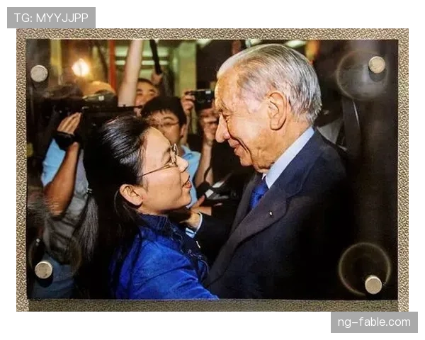 李娜场下比球场还寡言,这样的冠军背后竟然藏着这样的大秘密? 李娜场下比球场还寡言,这样的冠军背后竟然藏着这样的大秘密?